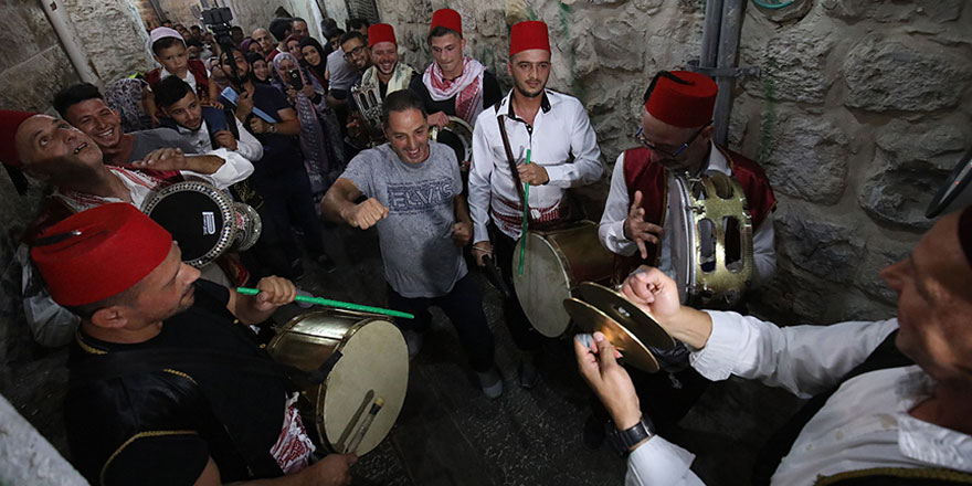 Kudüs'te Filistinlilerin 'en büyük kandil' yürüyüşü